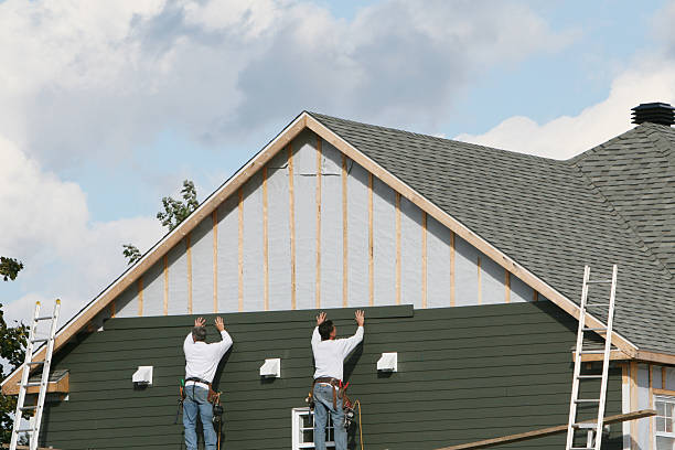 Professional Siding Inspection technician working in Clementon, NJ